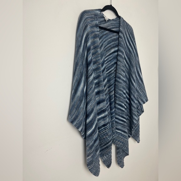 J. Jill One Size Blue Ombre Gradient Knit Open Poncho Ruana Wrap Coastal Boho - Picture 2 of 8